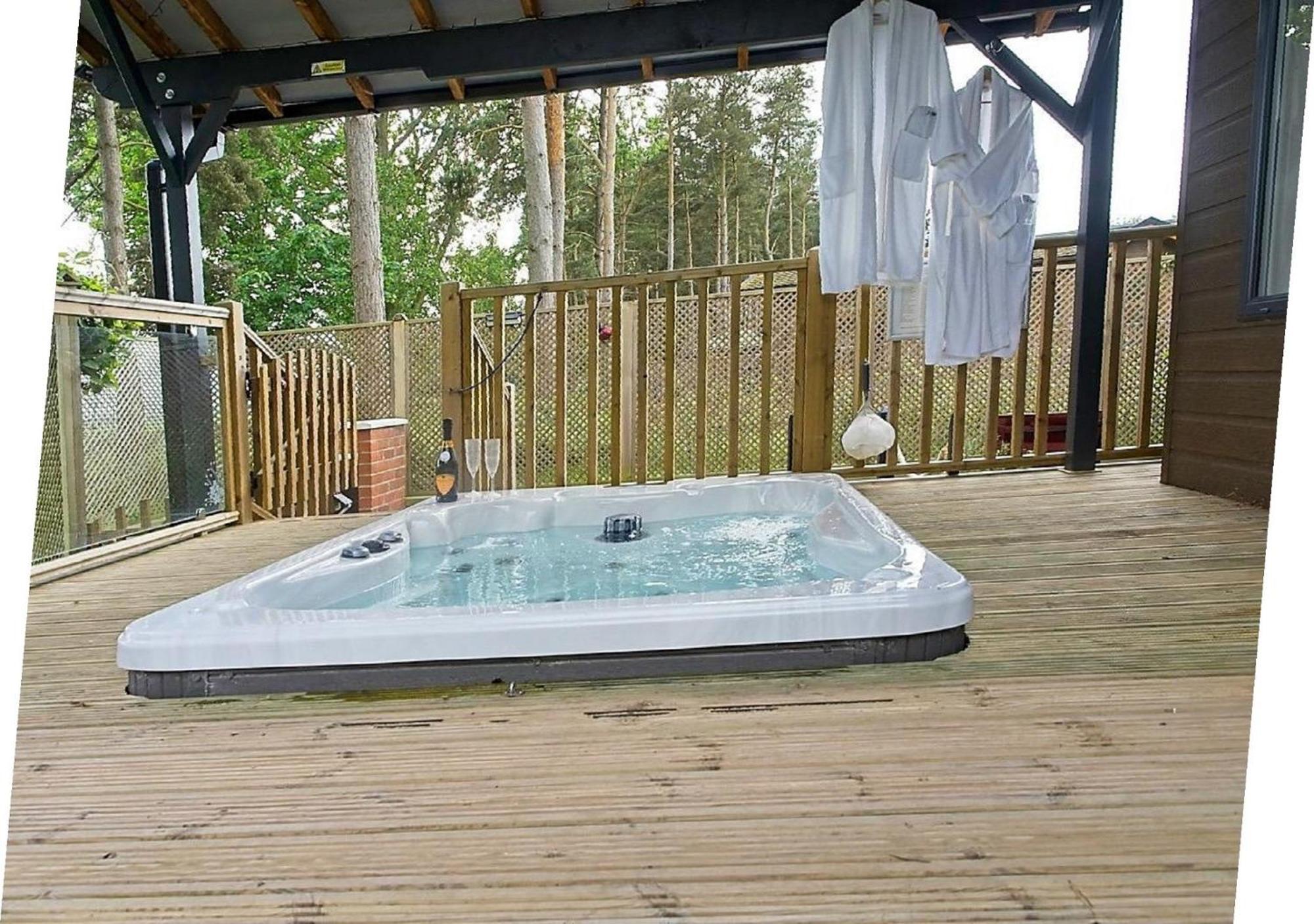 Hollicarrs - Wildflower Lodge York Exterior foto